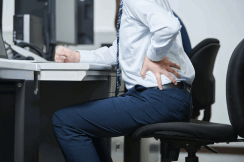 原因不明、何をしても激痛の伴う腰の痛み。たった４回の施術で驚くほどに改善できた理由は？